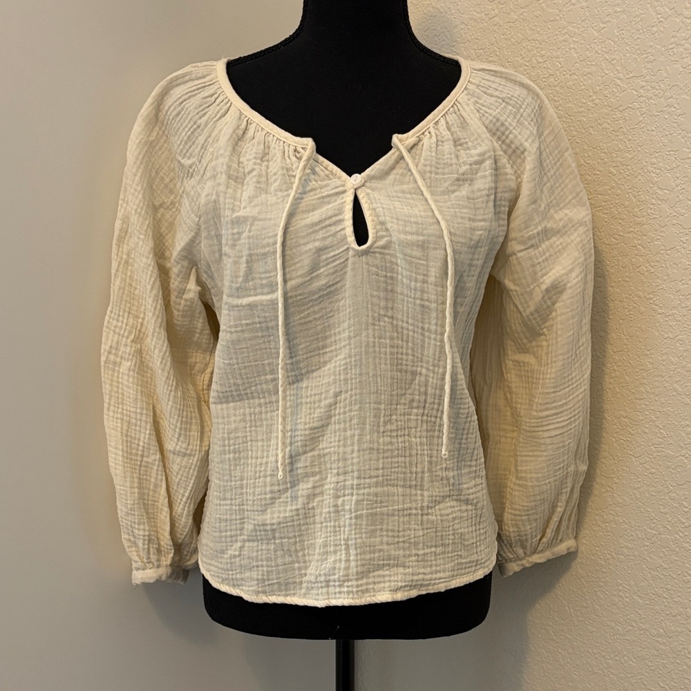 Universal Thread Cream Long Sleeve Blouse